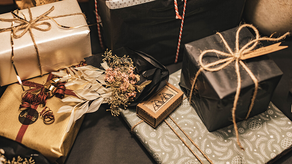 Luxury Gift Boxes and Custom Packaging Boxes: Elevate Your Presents!